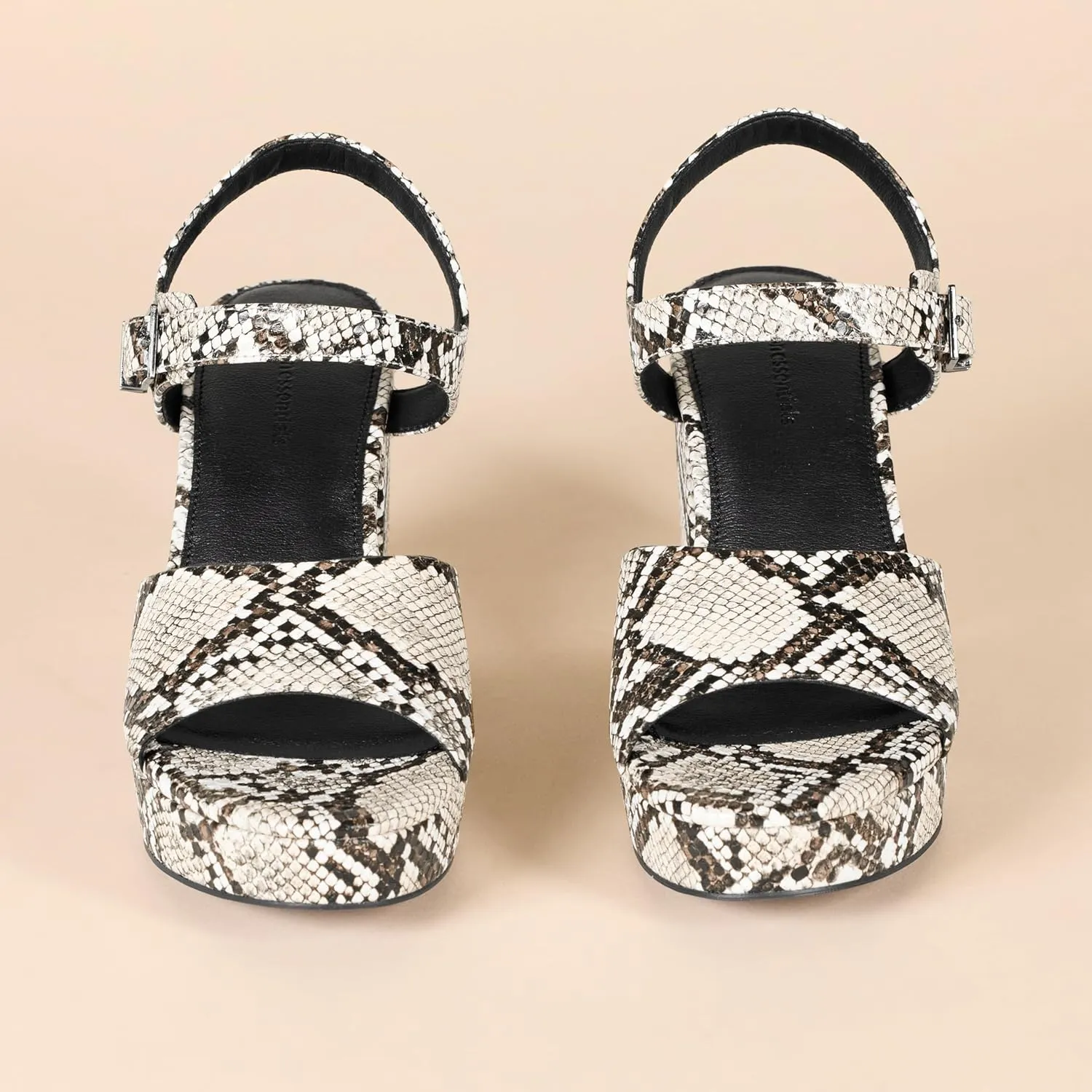 Amazon Essentials Women's Platform Heel Sandal