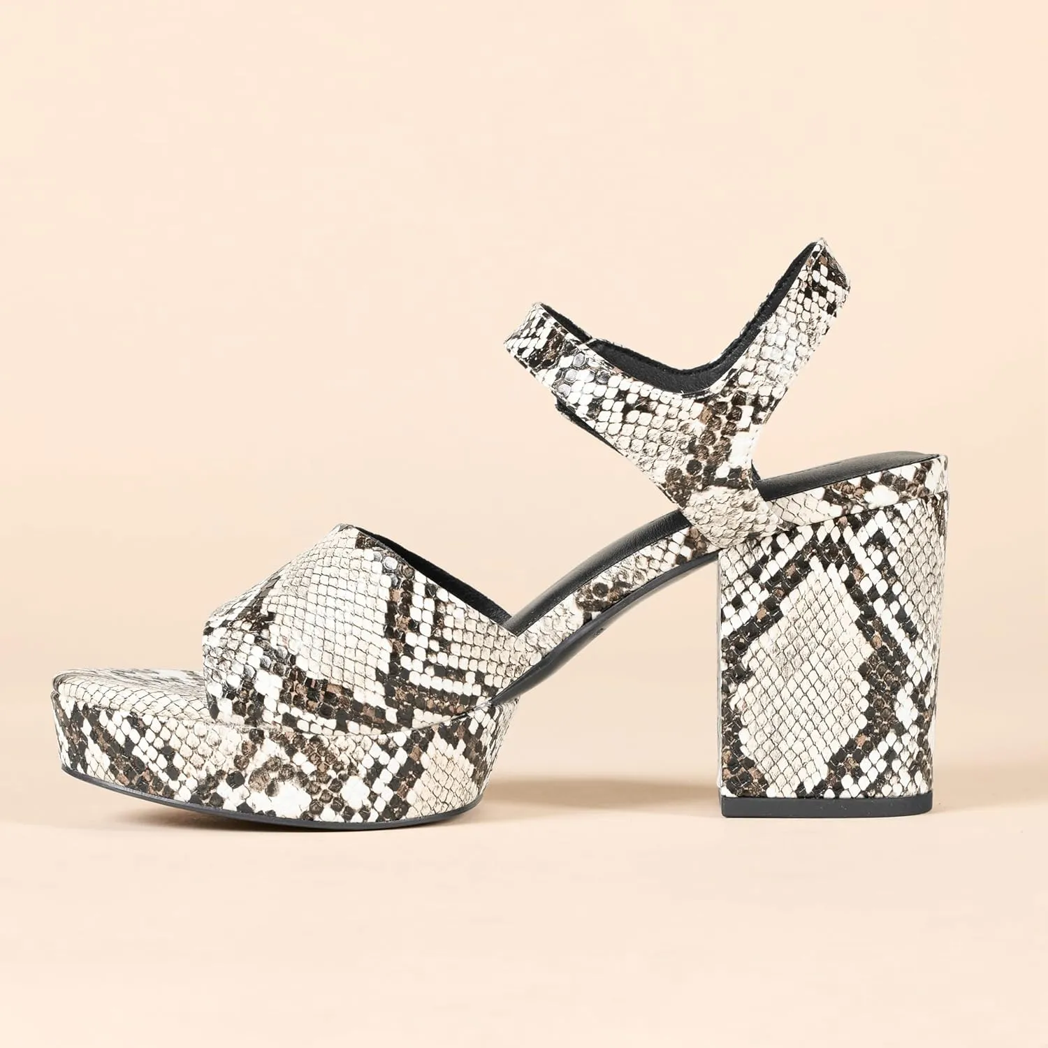 Amazon Essentials Women's Platform Heel Sandal