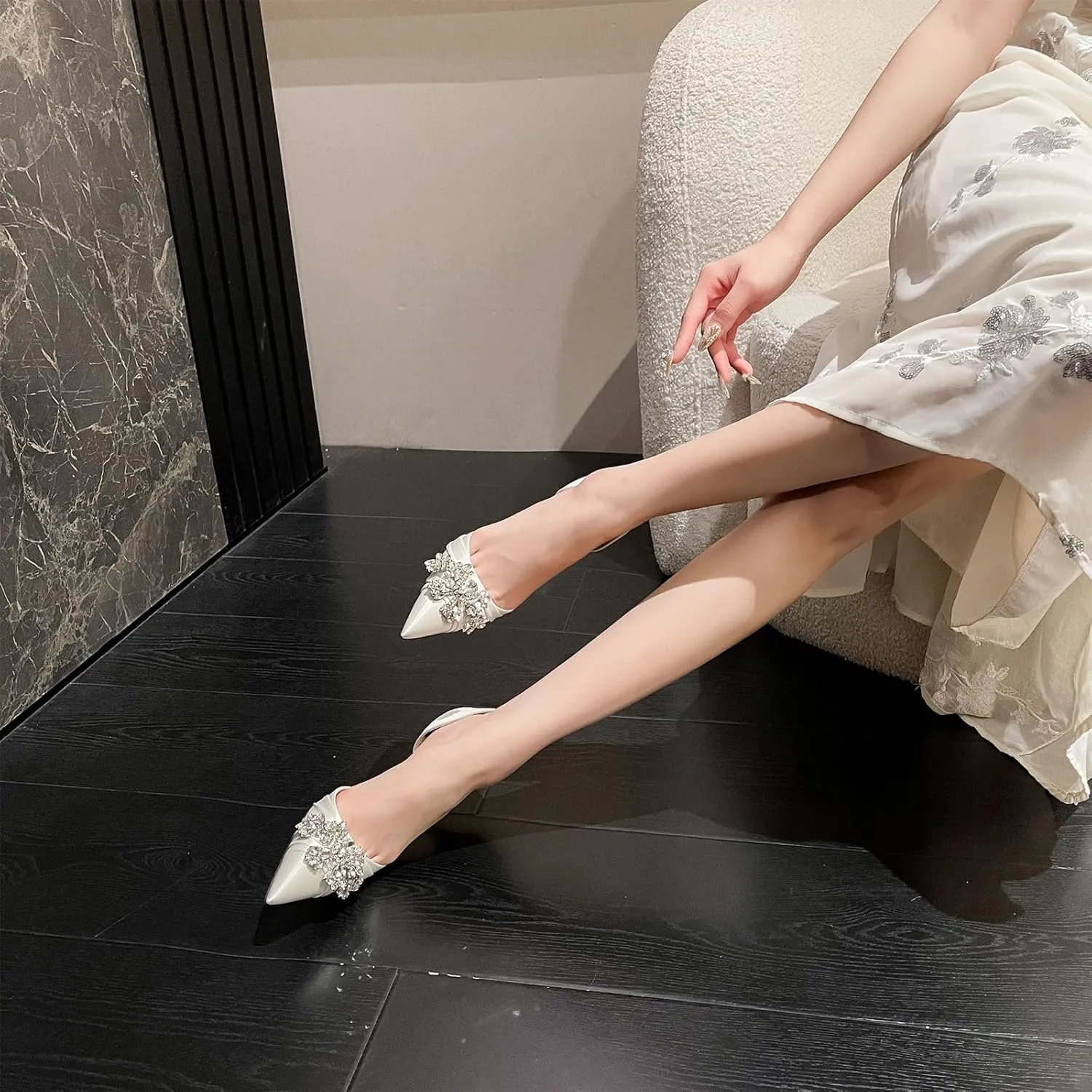 AOQUNFS Women's High Heels Closed Toe Stiletto Pointed Toe Satin Crystals Ankle Dress Wedding Party Pumps Shoes