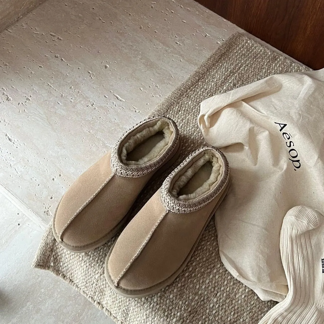 Fashion plush platform slippers for kids trend Mini Fleece Lined boots big kids Outdoor indoor slippers little kids Anti slip boots girl boys Short ankle boots Toddler