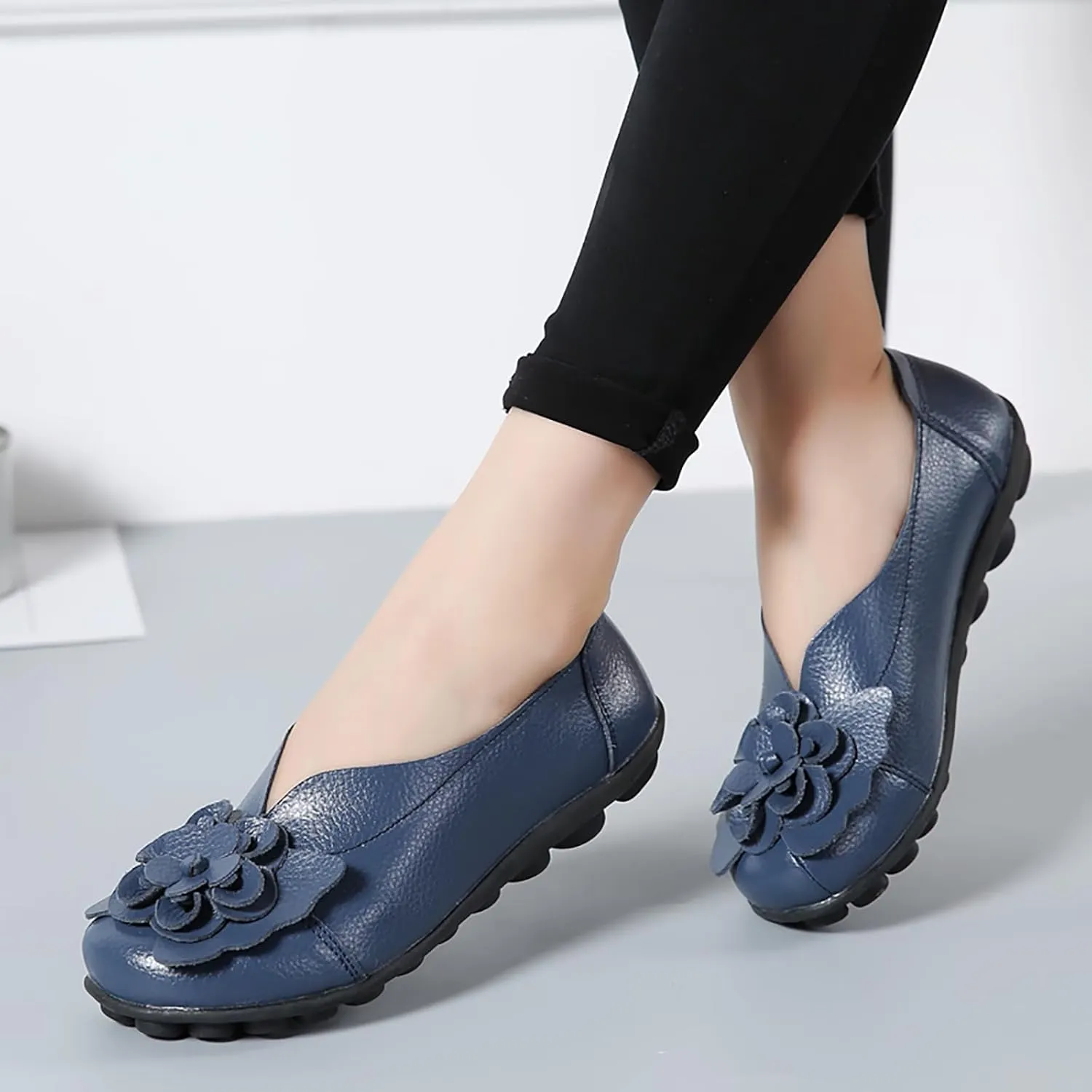 Solaud Women's Comfortable Loafers Soft Slip on Casual Round Toe Moccasins Driving Flats Work Walking Shoes