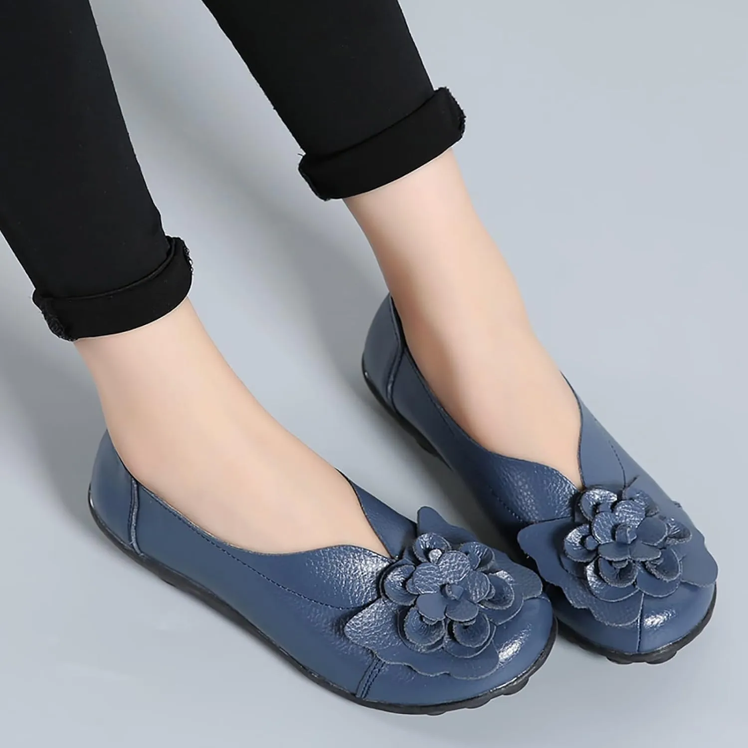 Solaud Women's Comfortable Loafers Soft Slip on Casual Round Toe Moccasins Driving Flats Work Walking Shoes