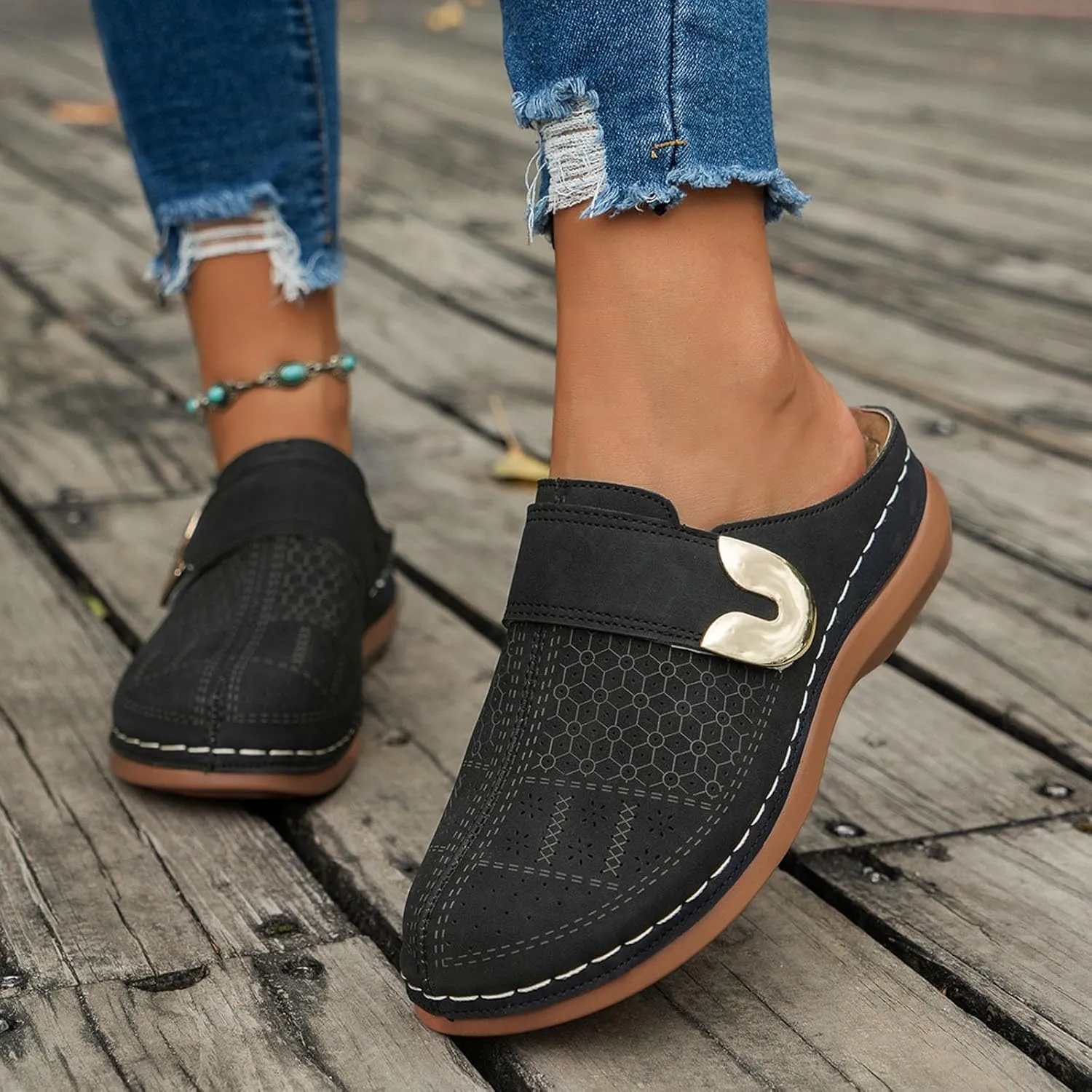 Womens Closed Toe Hollow Slides Sandals Summer Comfort Slippers Outdoor Walking Flats Thick-Soled Slip on Shoes