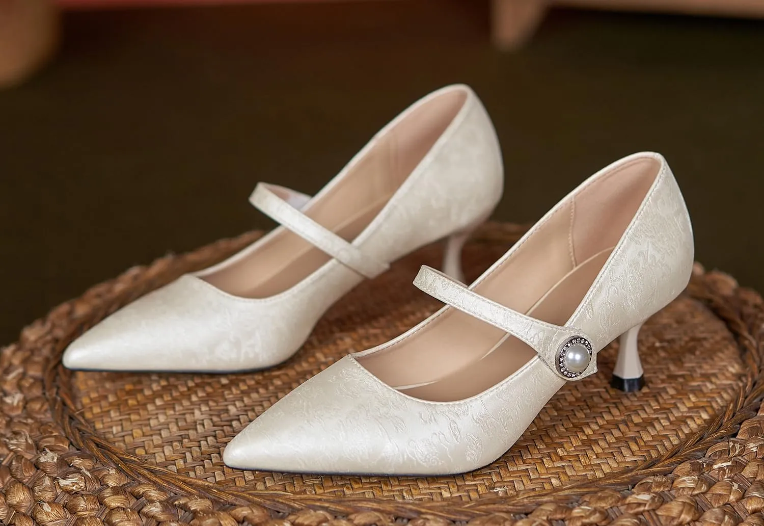 YooPrettyz Women Closed Pointed Toe Pearls Evening High Heels Bridal Dressy Pumps Satin Wedding Shoes